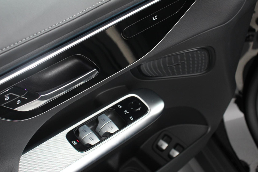 Mercedes-Benz GLC 300e 4MATIC AMG PHEV Line Night Pack Camera Navigatie Cruise Control Keyless Go Apple Carplay/Android Auto Lichtmetalen velgen