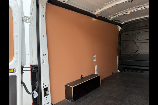 Ford E-Transit 68kWh 184PK L2H2 317km WLTP BEV Snelladen 360° Camera Stoelverwarming Cruise control Climate control Carplay Navigatie Parkeerse
