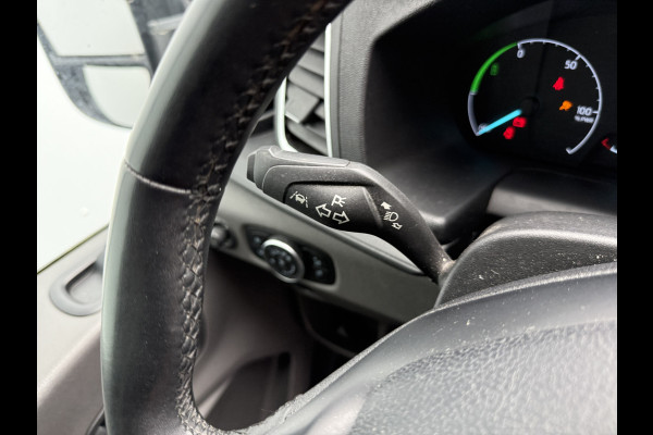 Ford E-Transit 68kWh 184PK L2H2 317km WLTP BEV Snelladen 360° Camera Stoelverwarming Cruise control Climate control Carplay Navigatie Parkeerse