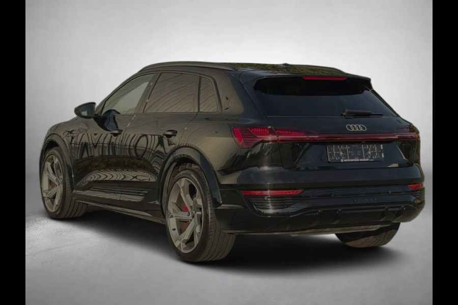 Audi SQ8 e-tron S quattro 115 kWh(1e Eig, Dealer OnderH, B&O, Luchtvering, Camera, Carplay, StoelV, Automatisch Inparkeren,Etc)