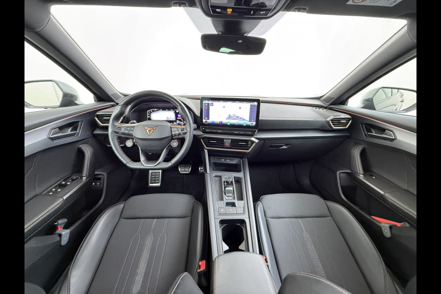 CUPRA Formentor 1.4T 245PK e-Hybrid VZ Performance SOH 100% Trekhaak Panoramadak Adap.Cruise Stoel+Stuurverwarming Elek.Achterklep 3-Zone Ecc Na Apple Carplay/Android Auto DAB Isofix Licht-/regensensor Draadloze lader Dodehoekdetectie File assistent 1e Eigenaar Origineel Nederlandse Auto