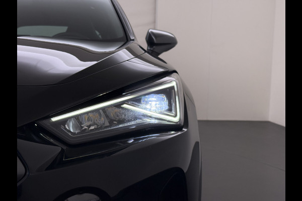 CUPRA Formentor 1.4T 245PK e-Hybrid VZ Performance SOH 100% Trekhaak Panoramadak Adap.Cruise Stoel+Stuurverwarming Elek.Achterklep 3-Zone Ecc Na Apple Carplay/Android Auto DAB Isofix Licht-/regensensor Draadloze lader Dodehoekdetectie File assistent 1e Eigenaar Origineel Nederlandse Auto