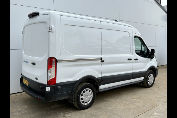 Ford E-Transit 68kWh 184PK L2H2 317km WLTP BEV Snelladen 360° Camera Stoelverwarming Cruise control Climate control Carplay Navigatie Parkeerse