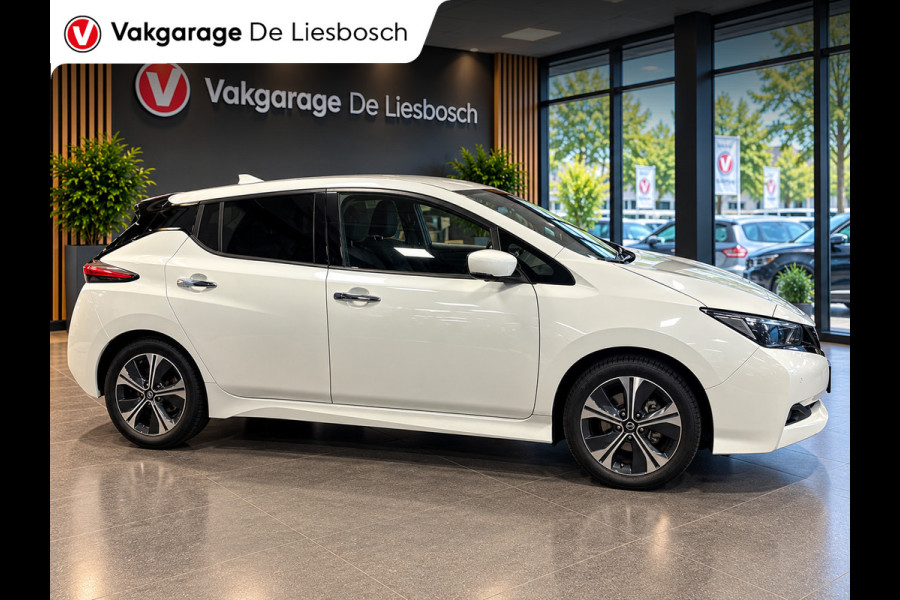 Nissan Leaf N-Connecta 40 kWh / camera / Navigatie / cruisecontrol /boeken/stoelverw