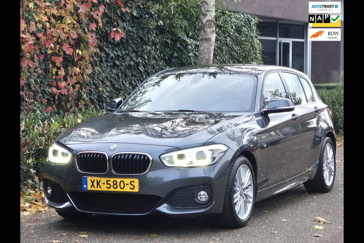 BMW 1-serie 120i High Executive M Sport Apple CarPlay Trekhaak LED NAP Dealer onderhouden RIJKLAAR 184pk
