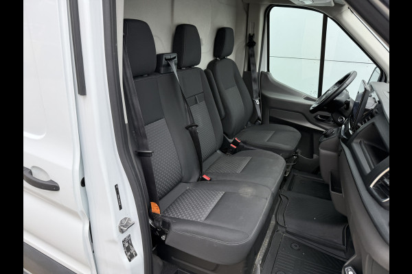 Ford E-Transit 68kWh 184PK L2H2 317km WLTP BEV Snelladen 360° Camera Stoelverwarming Cruise control Climate control Carplay Navigatie Parkeerse