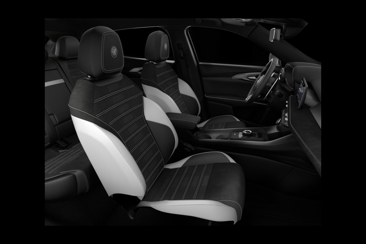 Alfa Romeo Tonale 1.3 Ibrida Plug-In Q4 Sport Speciale | Technology Pack | Schuif/Kanteldak | Matrix LED