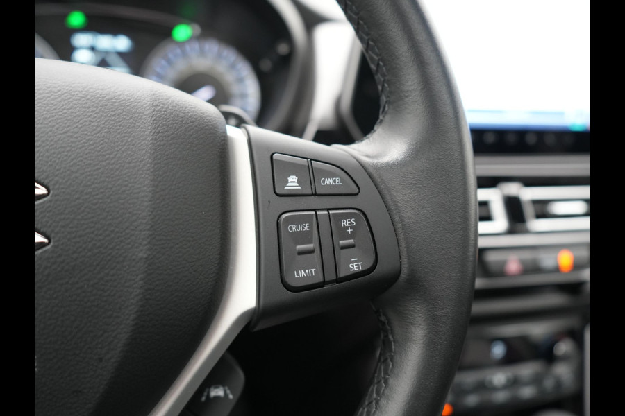 Suzuki S-Cross 1.5 AllGrip Style MHEV 115pk Dealer O.H | Panodak | Adaptive Cruise | 360 Camera | Keyless | Sportstoelen Verwarmd | Blis | Apple Carplay | DAB | Navigatie | 17"L.M |