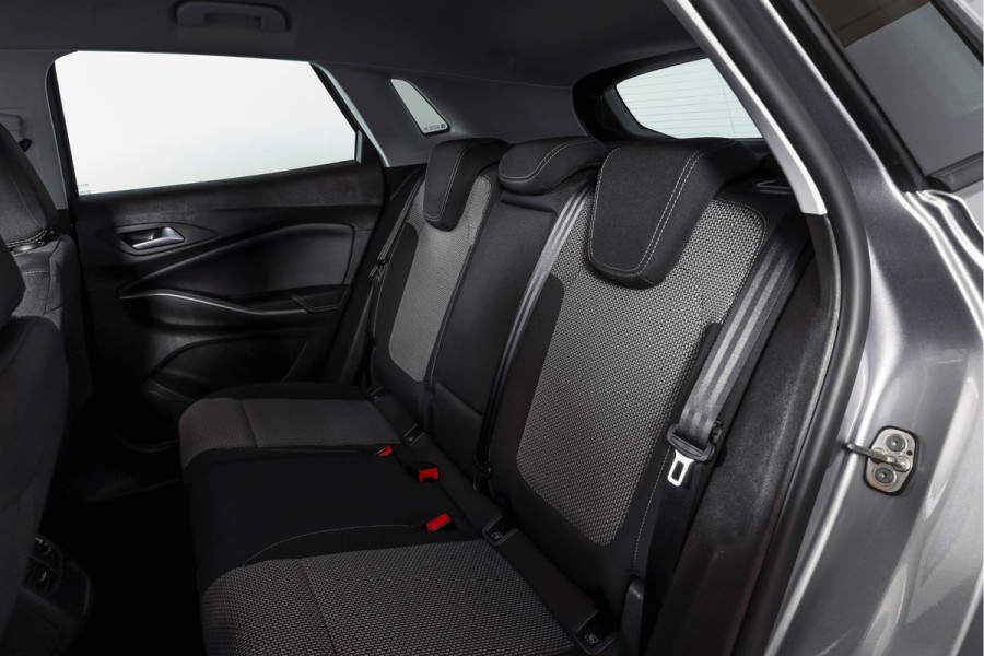 Opel Grandland 1.2 Turbo Edition | Trekhaak | Cruise | Winterpakket | PDC | Camera | Carplay/Android | ECC | DAB | LM 17" |