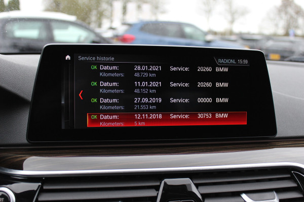 BMW 5 Serie 540i High Exe. M Sport / Trekhaak / Schuifdak / Camera / Leder / Keyless / 20'' / Stoelventilatie+Verwarming / Stuurverwarming / Dodehoek / DAB / ACC