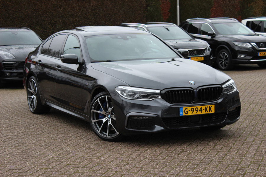 BMW 5 Serie 540i High Exe. M Sport / Trekhaak / Schuifdak / Camera / Leder / Keyless / 20'' / Stoelventilatie+Verwarming / Stuurverwarming / Dodehoek / DAB / ACC