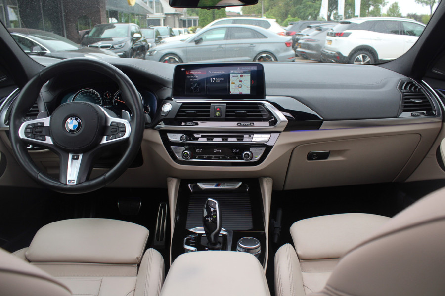 BMW X4 M40i High Exe. M Sport 73.952 km NL Auto. / Trekhaak / Panoramadak / Camera / Head-up / Luxe Leder / 21'' / Harman Kardon / Navigatie / Stuur+Stoelverwarming / DAB / Dodehoek / Cruise Control