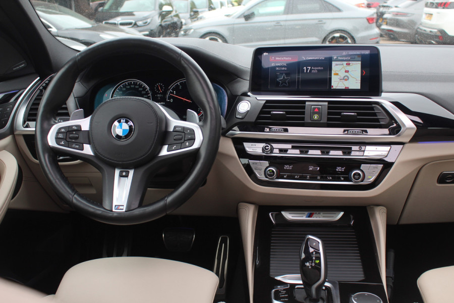 BMW X4 M40i High Exe. M Sport 73.952 km NL Auto. / Trekhaak / Panoramadak / Camera / Head-up / Luxe Leder / 21'' / Harman Kardon / Navigatie / Stuur+Stoelverwarming / DAB / Dodehoek / Cruise Control