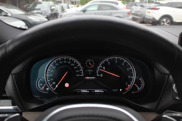 BMW X4 M40i High Exe. M Sport 73.952 km NL Auto. / Trekhaak / Panoramadak / Camera / Head-up / Luxe Leder / 21'' / Harman Kardon / Navigatie / Stuur+Stoelverwarming / DAB / Dodehoek / Cruise Control