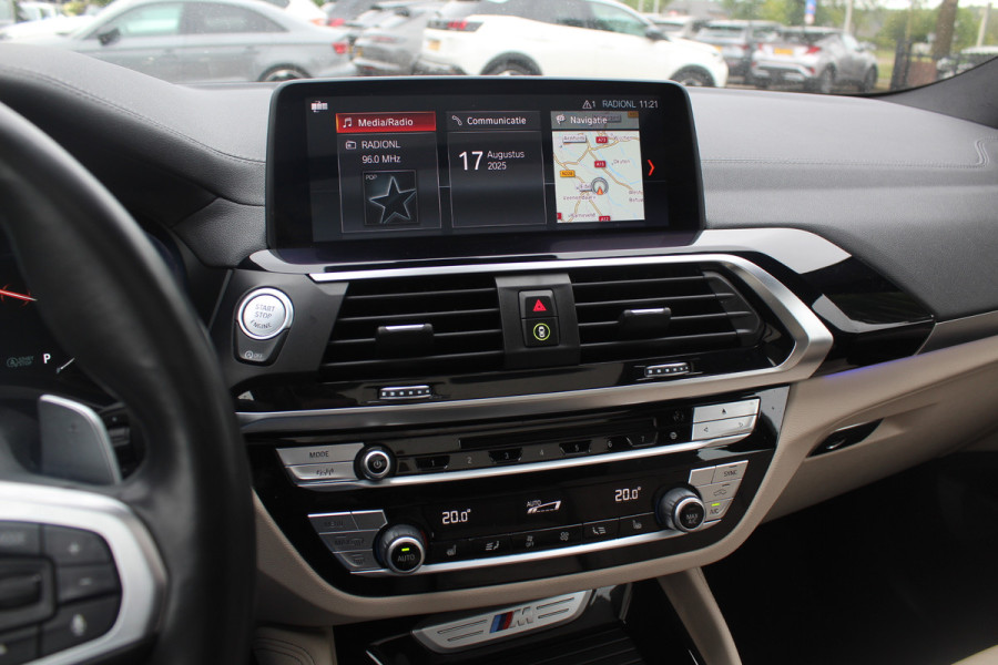 BMW X4 M40i High Exe. M Sport 73.952 km NL Auto. / Trekhaak / Panoramadak / Camera / Head-up / Luxe Leder / 21'' / Harman Kardon / Navigatie / Stuur+Stoelverwarming / DAB / Dodehoek / Cruise Control