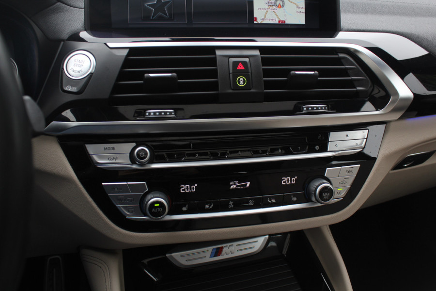 BMW X4 M40i High Exe. M Sport 73.952 km NL Auto. / Trekhaak / Panoramadak / Camera / Head-up / Luxe Leder / 21'' / Harman Kardon / Navigatie / Stuur+Stoelverwarming / DAB / Dodehoek / Cruise Control