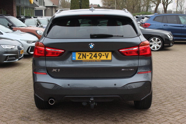 BMW X1 sDrive18i Executive Ed. M Sport / Trekhaak / Camera / Head-up / Alcantara / Navigatie / Sportstoelen / Getint glas / Cruise Control