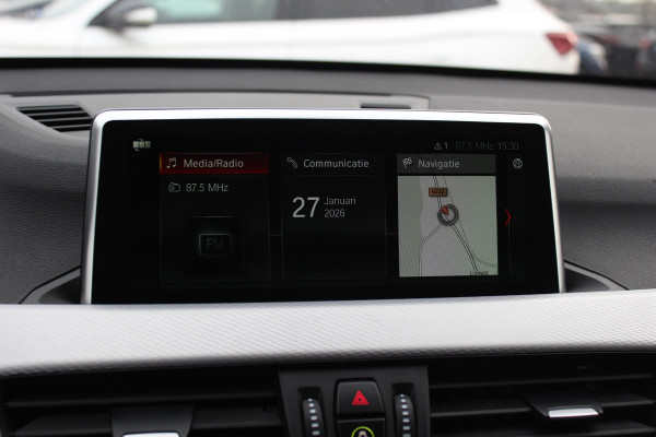 BMW X1 sDrive18i Executive Ed. M Sport / Trekhaak / Camera / Head-up / Alcantara / Navigatie / Sportstoelen / Getint glas / Cruise Control