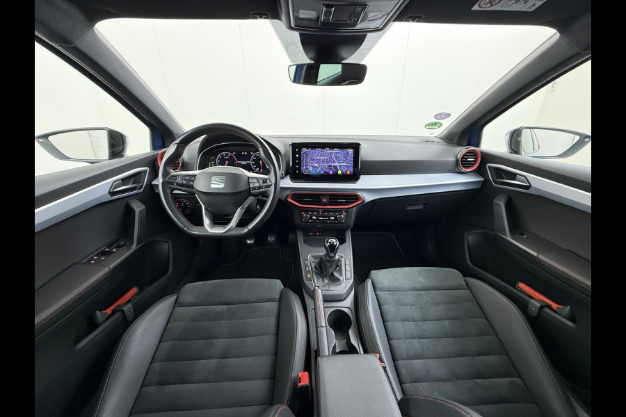 Seat Ibiza 5Drs FR Sport Adap.Cruise Camera Leer/Alcantara Sportstoelen+Verwarmd Lmv 18" Pdc Led Virtual Cockpit Ecc Navi Apple Carplay/And ESP Spoorassist Privacy-glass Sport onderstel  Lmv Isofix DAB Licht-/regensensor Origineel Nederlandse Auto