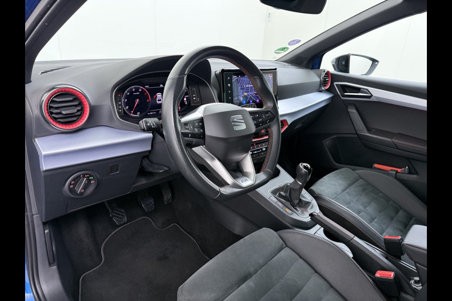 Seat Ibiza 5Drs FR Sport Adap.Cruise Camera Leer/Alcantara Sportstoelen+Verwarmd Lmv 18" Pdc Led Virtual Cockpit Ecc Navi Apple Carplay/And ESP Spoorassist Privacy-glass Sport onderstel  Lmv Isofix DAB Licht-/regensensor Origineel Nederlandse Auto