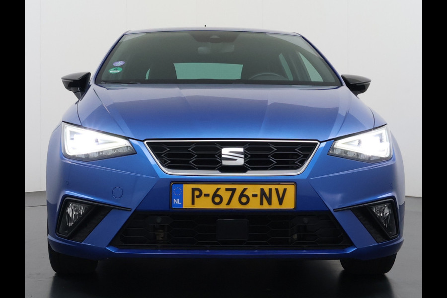 Seat Ibiza 5Drs FR Sport Adap.Cruise Camera Leer/Alcantara Sportstoelen+Verwarmd Lmv 18" Pdc Led Virtual Cockpit Ecc Navi Apple Carplay/And ESP Spoorassist Privacy-glass Sport onderstel  Lmv Isofix DAB Licht-/regensensor Origineel Nederlandse Auto