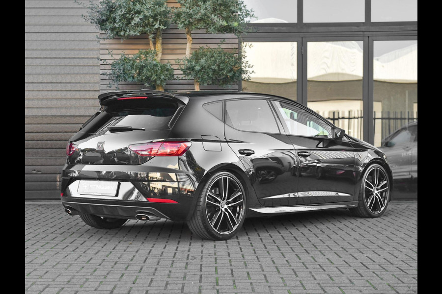 Seat Leon 2.0 TSI CUPRA 300 Panoramadak ACC Alcantara Camera  19 inch vegen