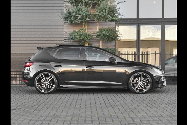 Seat Leon 2.0 TSI CUPRA 300 Panoramadak ACC Alcantara Camera  19 inch vegen