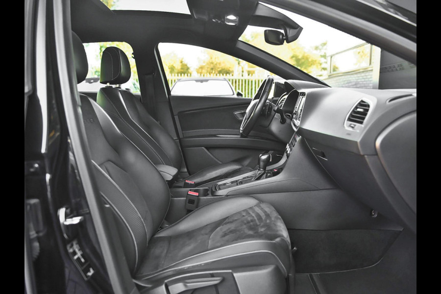 Seat Leon 2.0 TSI CUPRA 300 Panoramadak ACC Alcantara Camera  19 inch vegen