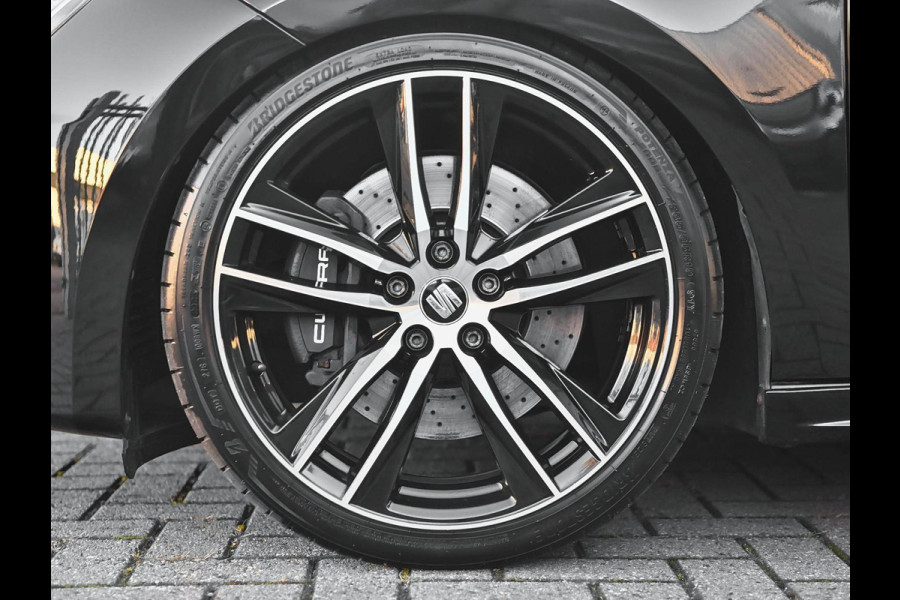 Seat Leon 2.0 TSI CUPRA 300 Panoramadak ACC Alcantara Camera  19 inch vegen