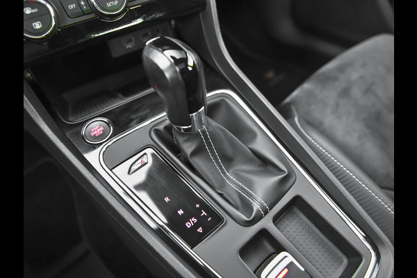 Seat Leon 2.0 TSI CUPRA 300 Panoramadak ACC Alcantara Camera  19 inch vegen