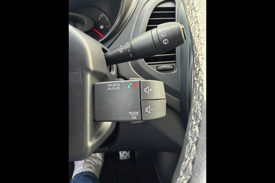 Renault Captur 1.3 TCe Intens AUTOMAAT I Panorama dak I Navigatie I Airco I LED I PDC I Sport velgen