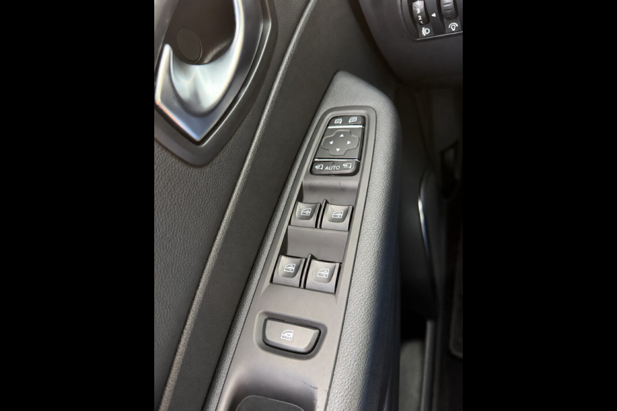 Renault Captur 1.3 TCe Intens AUTOMAAT I Panorama dak I Navigatie I Airco I LED I PDC I Sport velgen