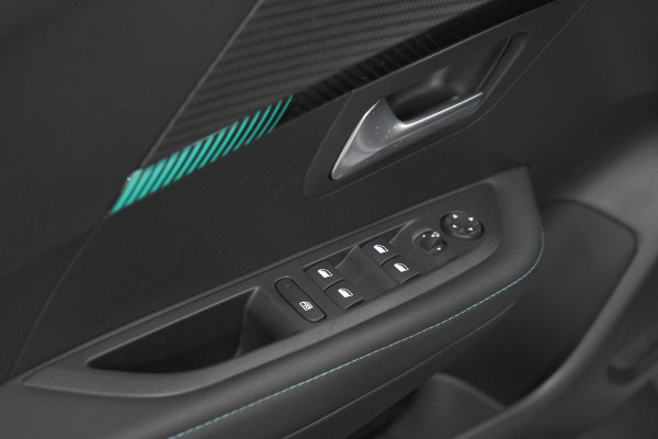 Peugeot 208 PureTech 100 EAT8 Allure | Adaptieve Cruise control |  Camera | Parkeersensoren voor + achter | Navigatie | Apple Carplay