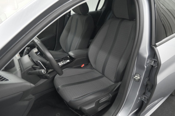 Peugeot 208 PureTech 100 EAT8 Allure | Adaptieve Cruise control |  Camera | Parkeersensoren voor + achter | Navigatie | Apple Carplay