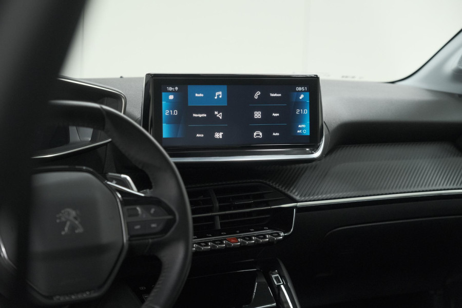 Peugeot 208 PureTech 100 EAT8 Allure | Adaptieve Cruise control |  Camera | Parkeersensoren voor + achter | Navigatie | Apple Carplay