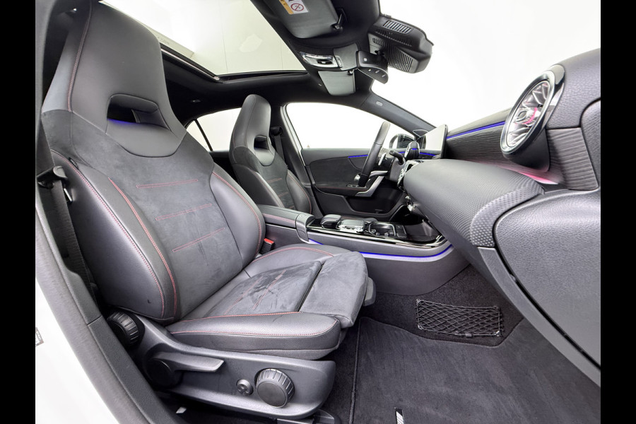 Mercedes-Benz A-Klasse A 250 AMG line Night | Panorama Burmester Memory Multibeam Distronic