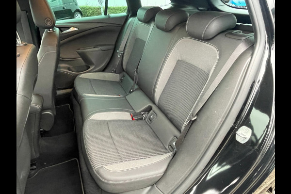 Opel Astra Sports Tourer 1.2 Design & Tech