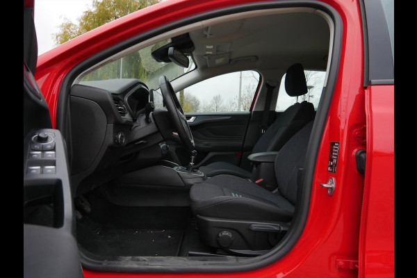 Ford FOCUS Wagon 1.0 EcoBoost Hybrid Active Style | Zwart dak | CarPlay | Full Led |