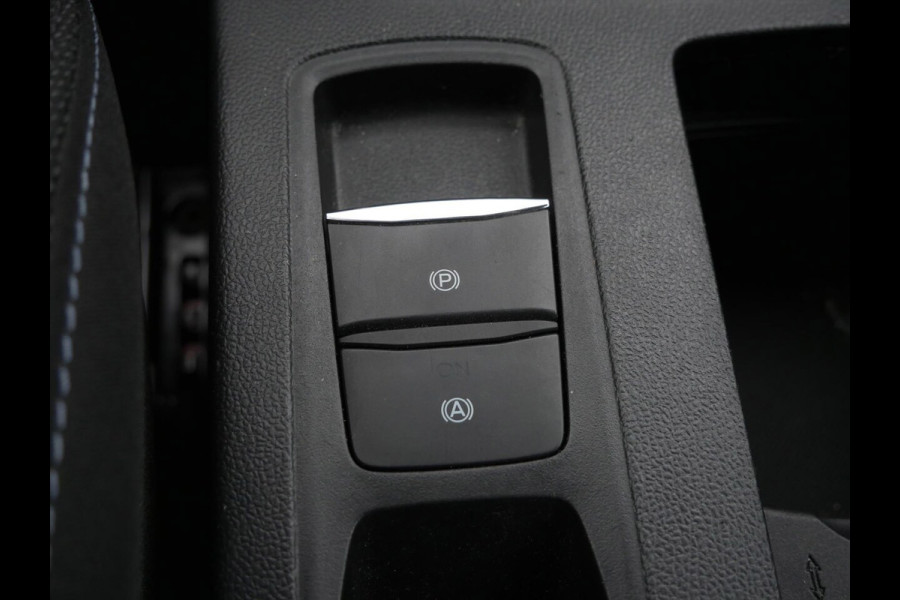 Ford FOCUS Wagon 1.0 EcoBoost Hybrid Active Style | Zwart dak | CarPlay | Full Led |