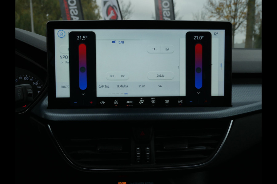 Ford FOCUS Wagon 1.0 EcoBoost Hybrid Active Style | Zwart dak | CarPlay | Full Led |