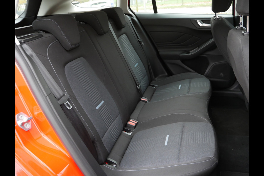 Ford FOCUS Wagon 1.0 EcoBoost Hybrid Active Style | Zwart dak | CarPlay | Full Led |