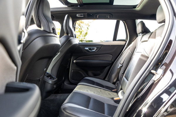 Volvo V60 2.0 B4 R-Design I Carplay I autopilot I trekhaak I pano I
