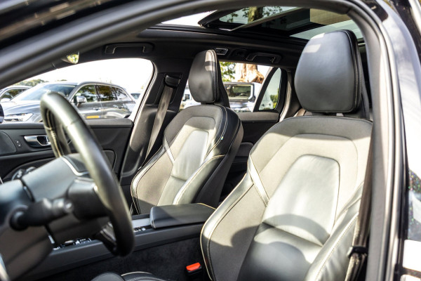 Volvo V60 2.0 B4 R-Design I Carplay I autopilot I trekhaak I pano I