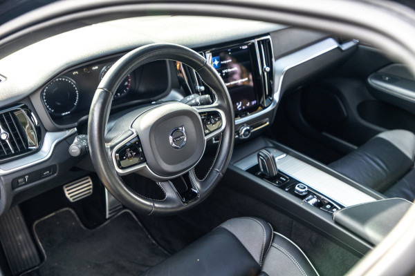 Volvo V60 2.0 B4 R-Design I Carplay I autopilot I trekhaak I pano I