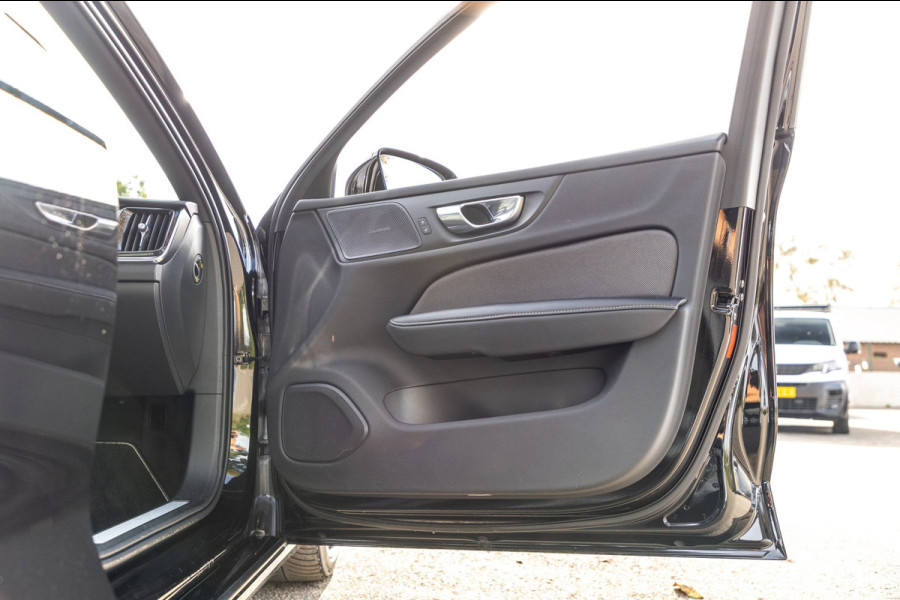 Volvo V60 2.0 B4 R-Design I Carplay I autopilot I trekhaak I pano I
