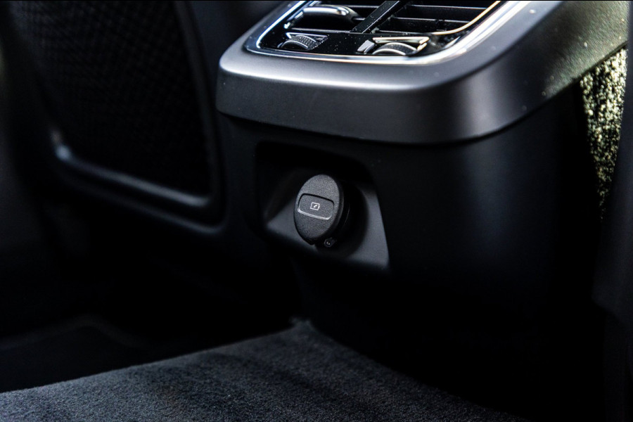 Volvo V60 2.0 B4 R-Design I Carplay I autopilot I trekhaak I pano I