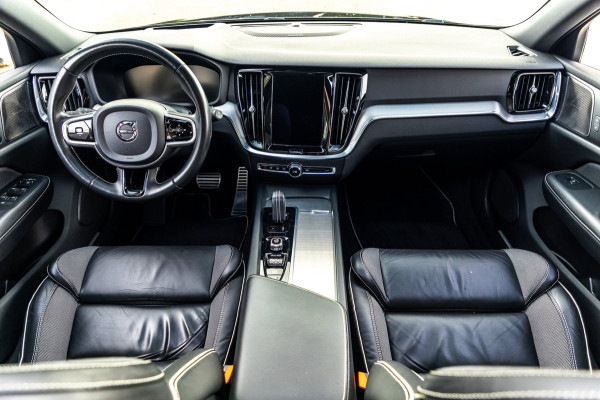 Volvo V60 2.0 B4 R-Design I Carplay I autopilot I trekhaak I pano I
