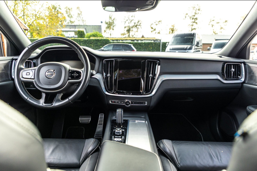 Volvo V60 2.0 B4 R-Design I Carplay I autopilot I trekhaak I pano I