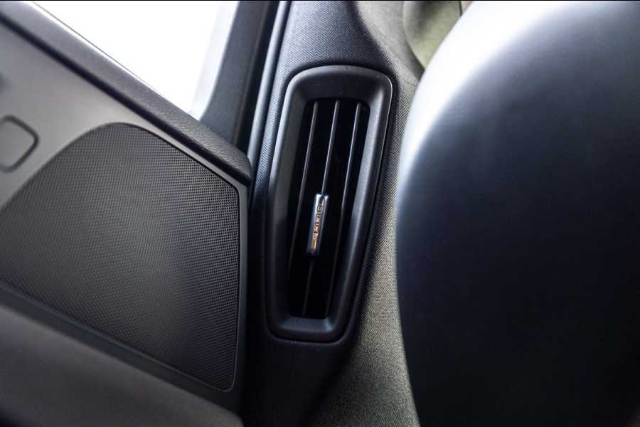 Volvo V60 2.0 B4 R-Design I Carplay I autopilot I trekhaak I pano I