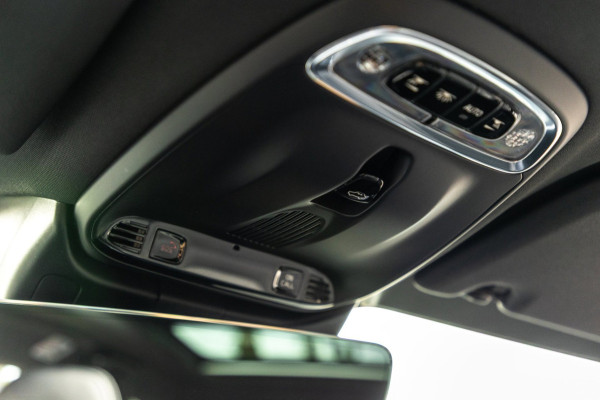 Volvo V60 2.0 B4 R-Design I Carplay I autopilot I trekhaak I pano I
